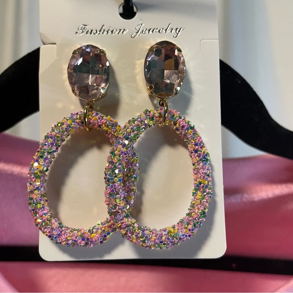 Elegant Pink sequin dangle, drop earrings - Picture 2 of 3